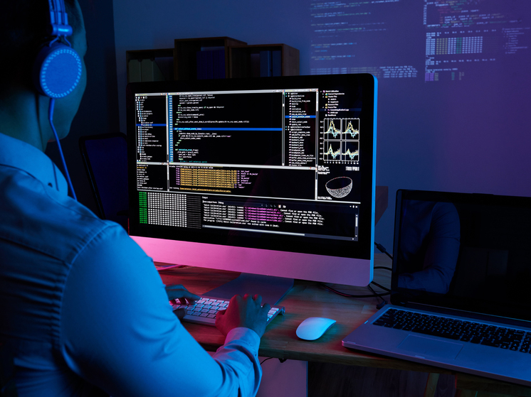 Спрос на IT-специалистов снизился в Новосибирске