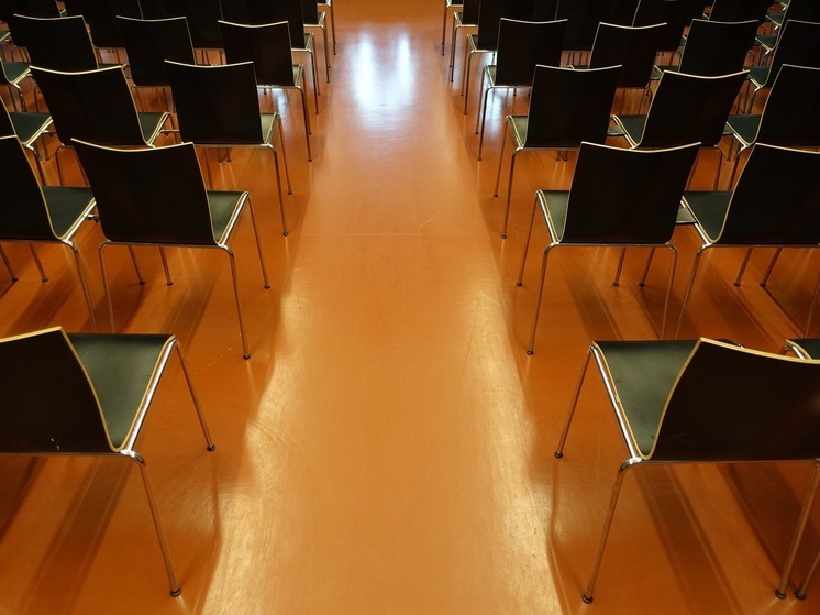 Студент университета пытался огреть одногруппника стулом во время лекции