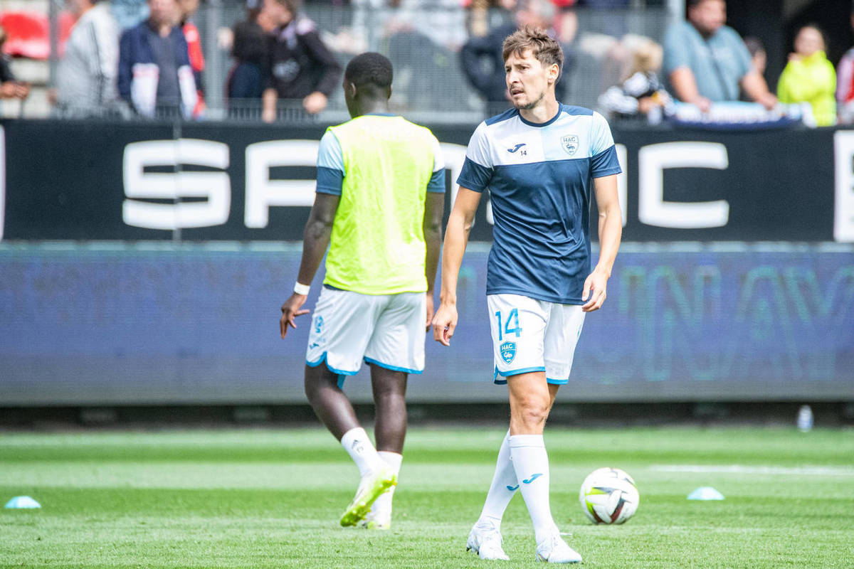 Гавр футбол. Гавр футбол. Далер кузяев гавр. Гавр футбол. Фк гавр франция.