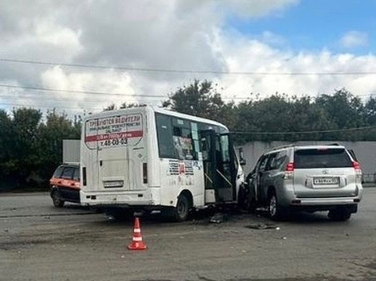 В Омске увеличилось количество пострадавших в ДТП с пассажирской маршруткой