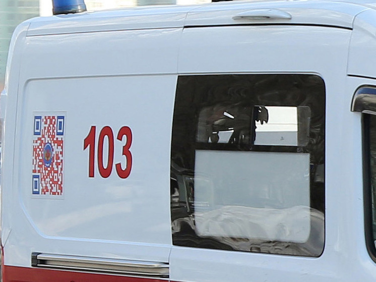 Кроссовер с автозаком столкнулись на трассе в Подмосковье