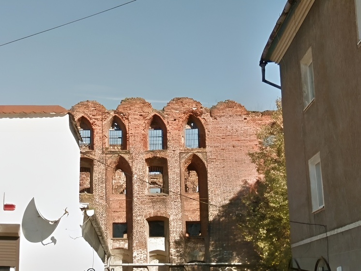 Стальной каркас на крыше замка Рагнит появится в конце осени
