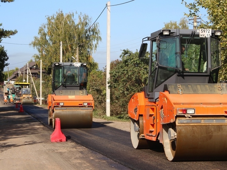 В деревне Хутынь Новгородского района досрочно начали ремонт дороги