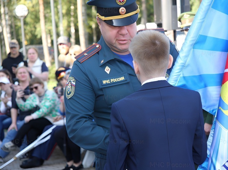 Во Всеволожском районе школьников посвятили в кадеты в музее «Дорога Жизни»