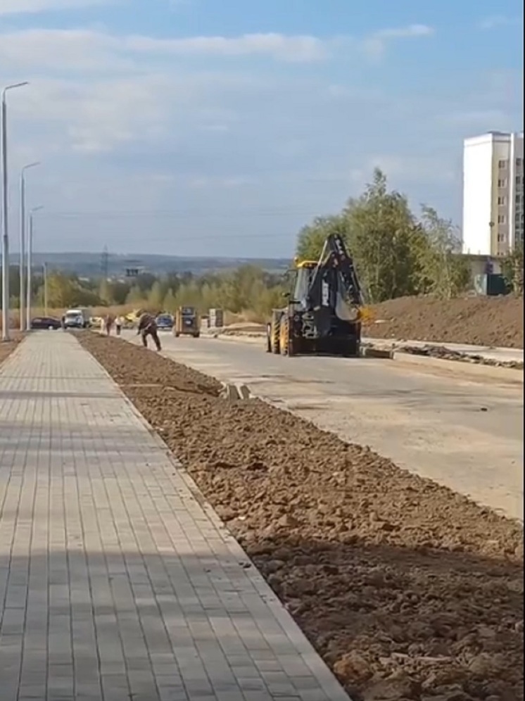 В Орле продолжается строительство многострадальной дороги по улице Орловских партизан в Северном районе