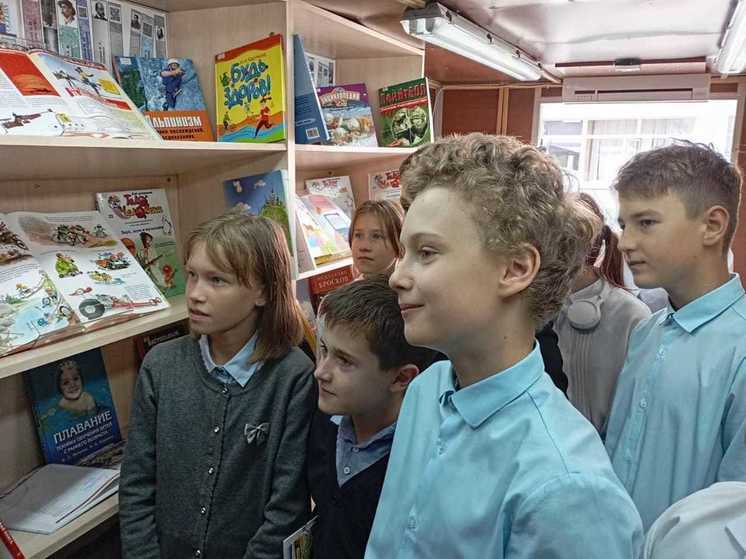 В Пензе продолжает свою работу проект «Библиомобиль - дорога здоровья»