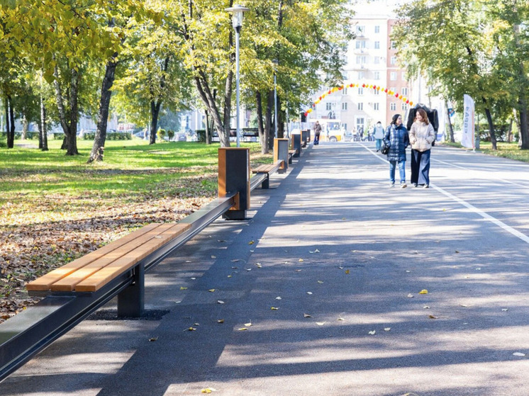 Стометровую лавочку установили в Новокузнецке