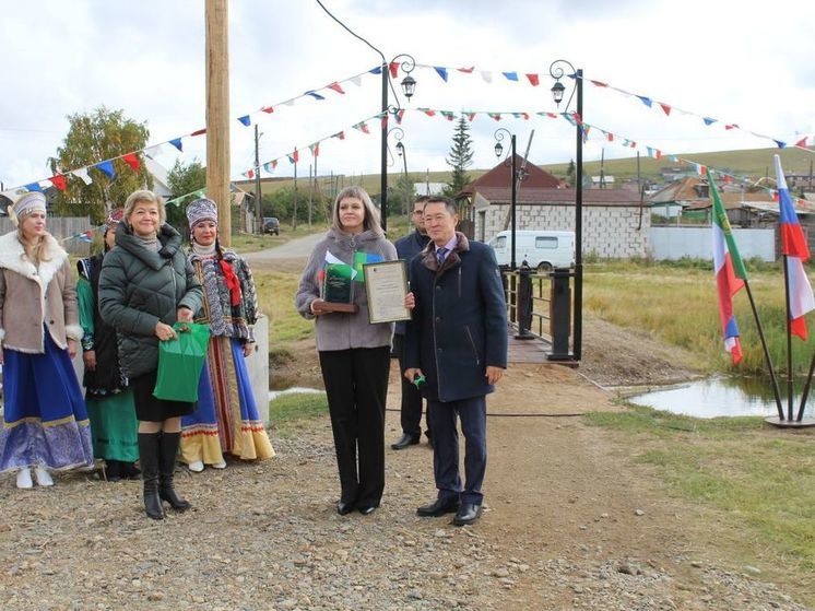 В селе Шира возвели три пешеходных моста