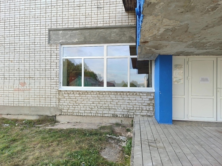 В поселке Сия утеплили дом культуры