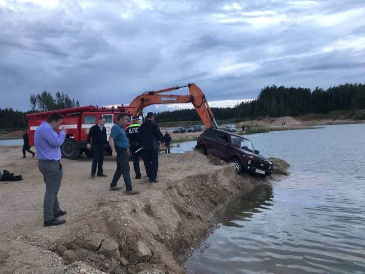 В Угличе начали слушание дела о водителе, утопившем жену и сына