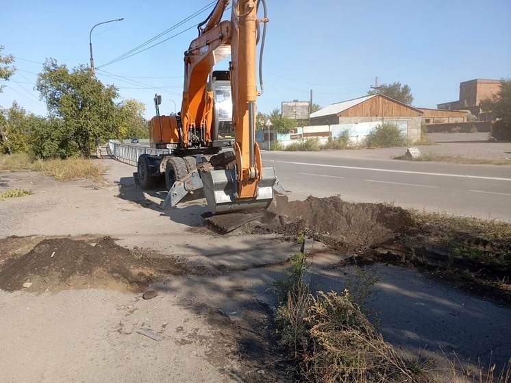 Власти Кызыла решаю проблемы с водоснабжением на улице Хлебозаводская