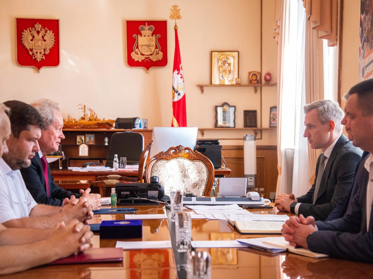 Василий Анохин обсудил вопросы развития транспортной системы области