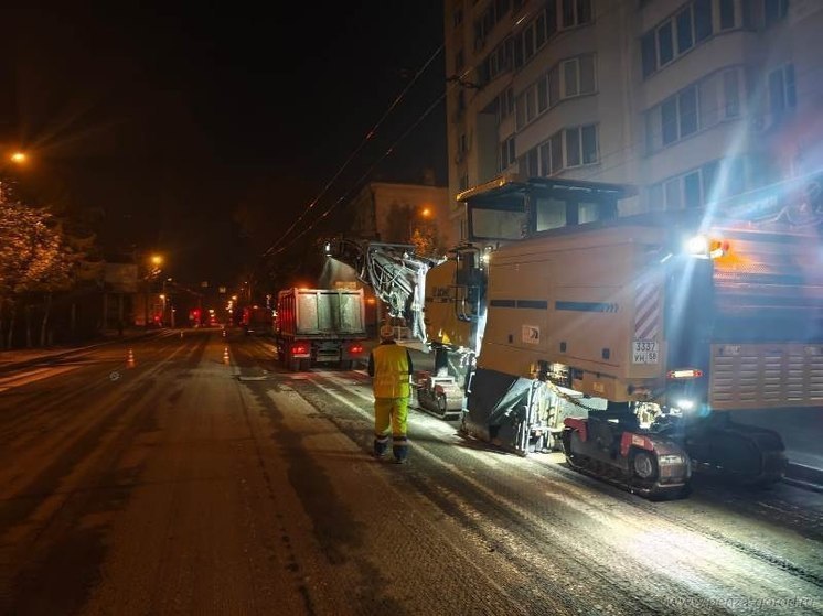 В Пензе приводят в порядок дорогу на улице Свердлова