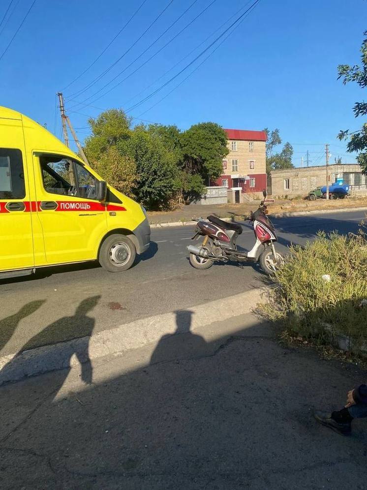 В ЛНР водитель на мопеде сбил пенсионерку