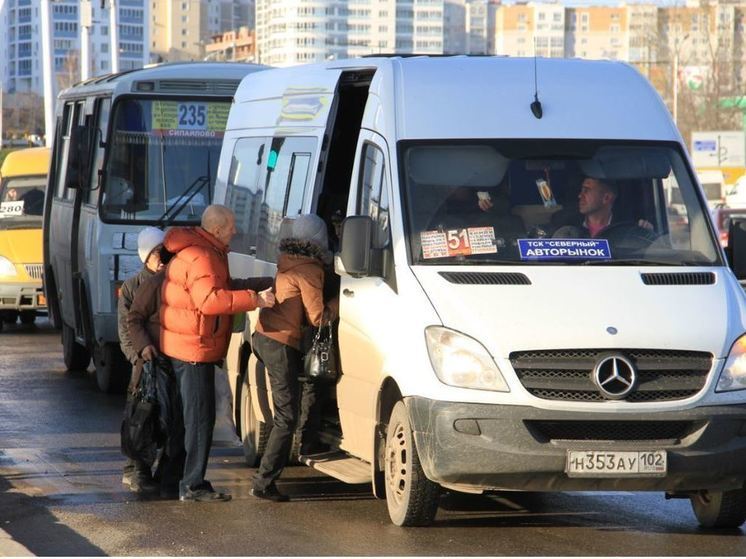 В Уфе установят еще четыре новых теплых остановочных павильона