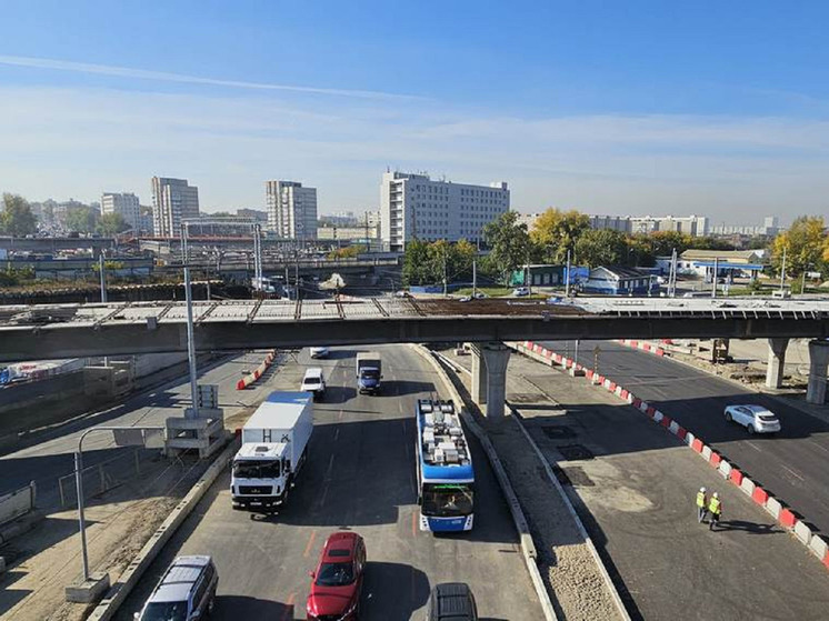 В Новосибирске запустили движение по шестиполосному съезду 4-го моста