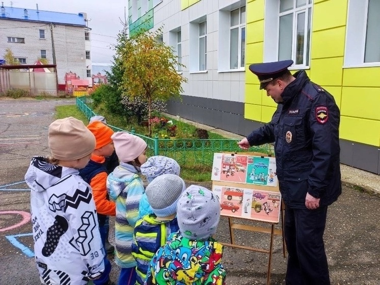 В детсаду «Гнездышко» в поселке Искателей прошла «Тропа безопасности»