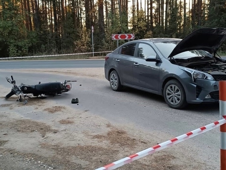 В Хвойнинском районе попал в больницу мотоциклист, сбитый женщиной-водителем