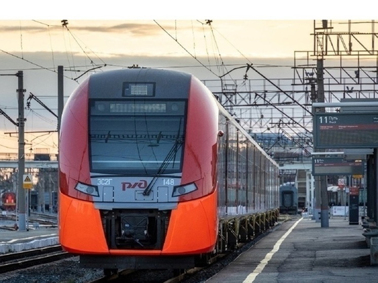 В Екатеринбурге массово задержались поезда