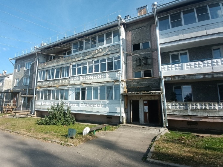 В селе Ярославской области завершен ремонт крыши дома, рухнувшей в снегопад