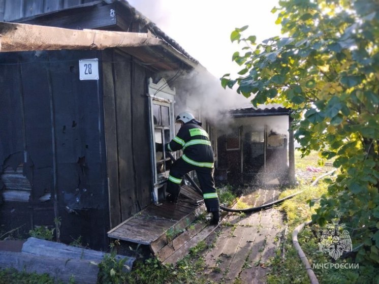 Неисправный дымоход стал причиной пожара в доме в ЕАО