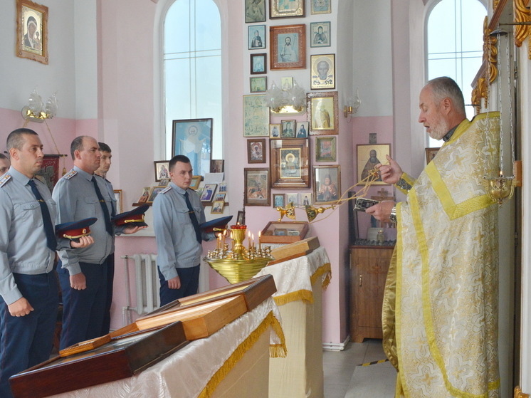 В Крыму сотрудники УФСИН почтили память коллег, погибших при выполнении служебных обязанностей