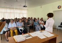 В барнаульской детской городской поликлинике №9 прошел круглый стол, посвященный налаживанию взаимодействия медиков и педагогов дошкольного образования.