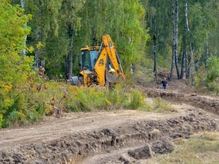 В Надыме обустраивают прогулочную зону на улице Зверева