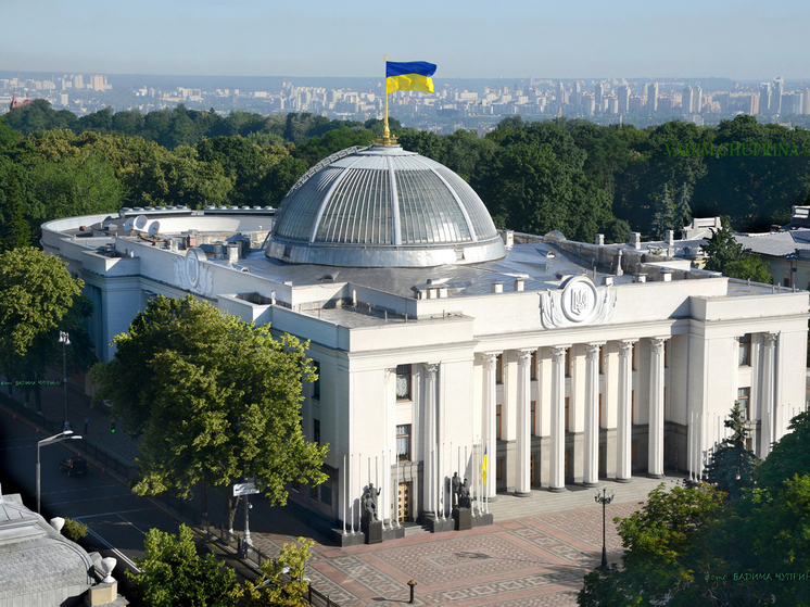 Зато теперь у Незалежной появился Новый Париж