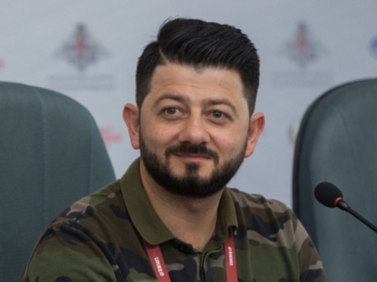 Галустян рассказал, как флаг России защищал его в Колумбии