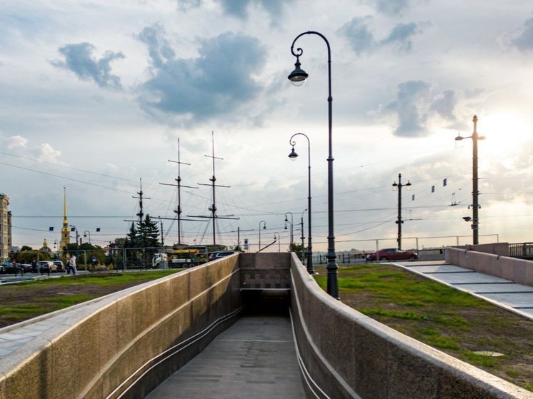 В Петербурге открыли первый пешеходный тоннель с подогревом