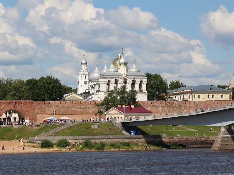 Президент России наградил четырех новгородцев почетными званиями