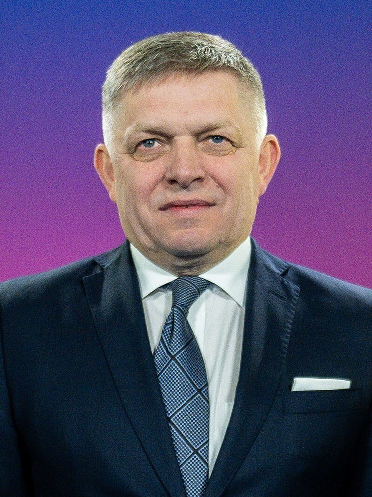 Словацкому премьеру Фицо прислали конверт с пулей