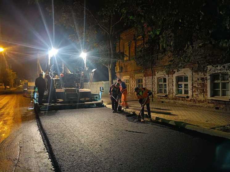 В Астрахани продолжают обновлять дороги