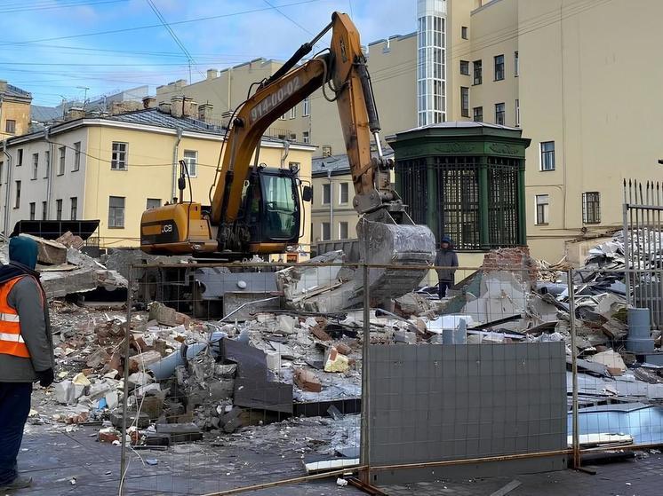 В Петербурге сносят исторические бани братьев Недлер