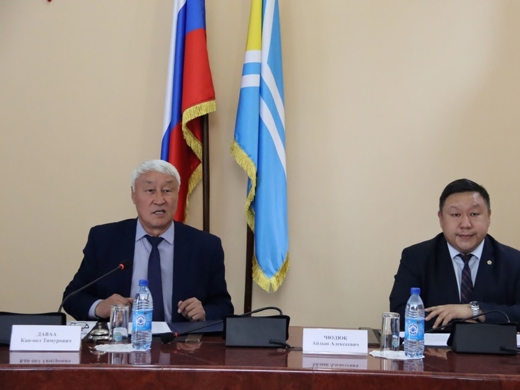 Депутаты избрали председателя Верховного Хурала Тувы