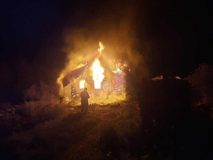 Два человека погибли на пожаре в Кич-Городецком округе