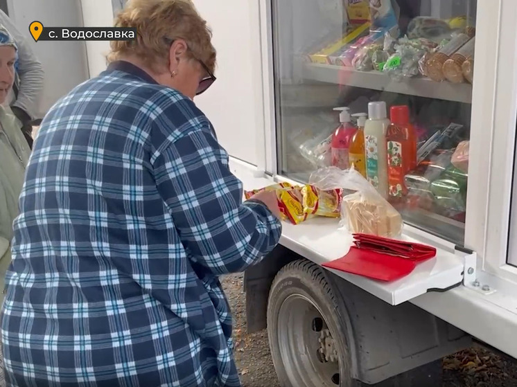 В Новотроицкий округ на Херсонщину приехала первая автолавка