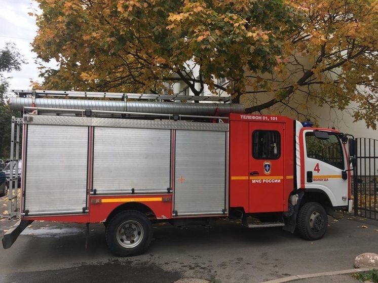 Три деревянных дома загорелись на Вологодчине за минувшие сутки