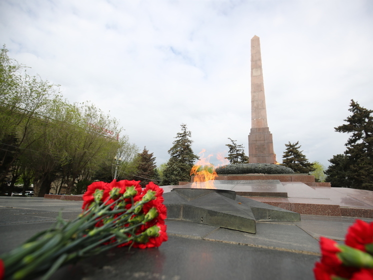 В центре Волгограда закрыли на реконструкцию сквер с Вечным огнем