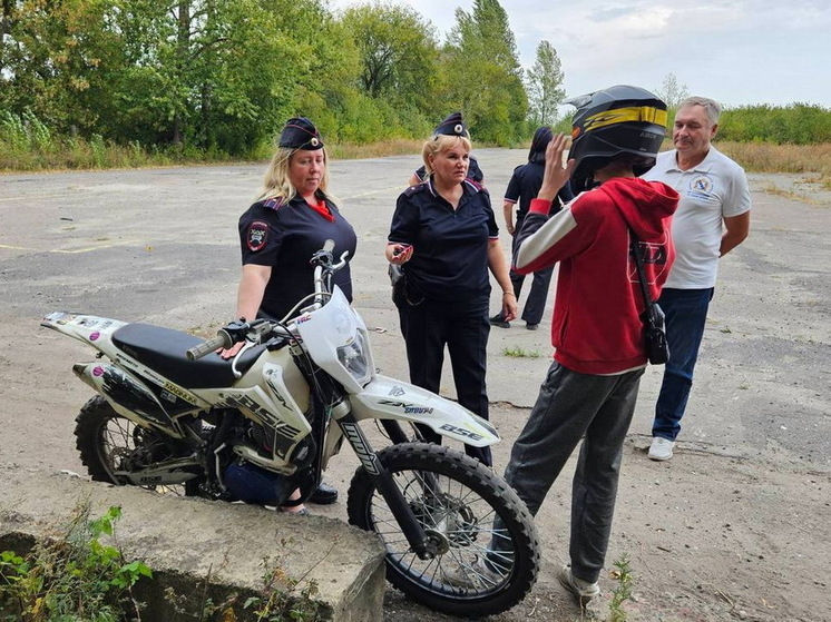 В Курске родителей 4 подростков наказали за езду детей на мотоциклах
