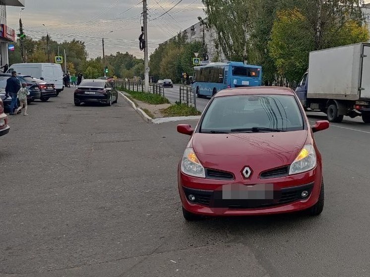 В Твери у ТЦ "Иртыш" в Юности сбили 6-летнего мальчика: ребенок в больнице