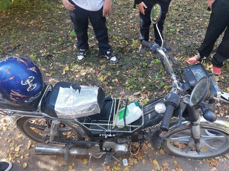 В Твери автоинспекторы поймали детей на мопеде без прав и защитной экипировки