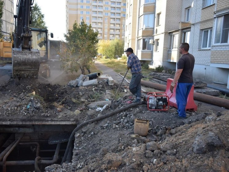 В Тамбове на Киквидзе меняют трубы: горячая вода будет