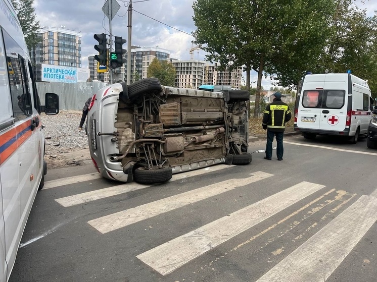 В центре Северодвинска произошло ДТП с опрокидыванием