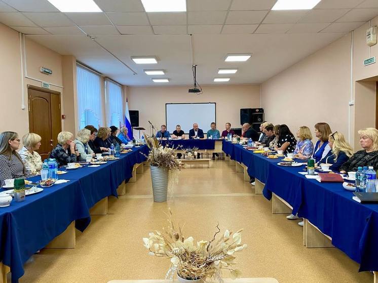 Встреча директоров школ прошла в Пскове