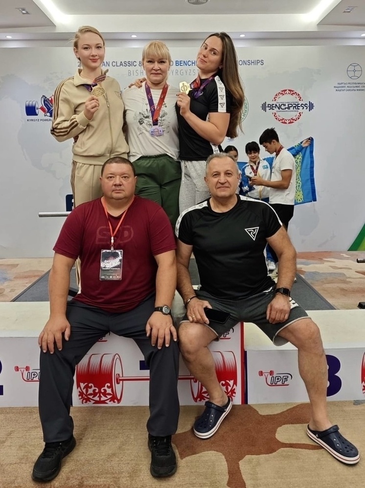 Владимирские пауэрлифтерши привезли золотые медали Чемпионата Азии