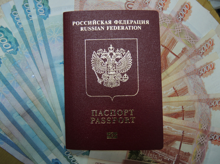 За взятку от 150 до 300 тысяч уроженцы Узбекистана получали паспорта РФ