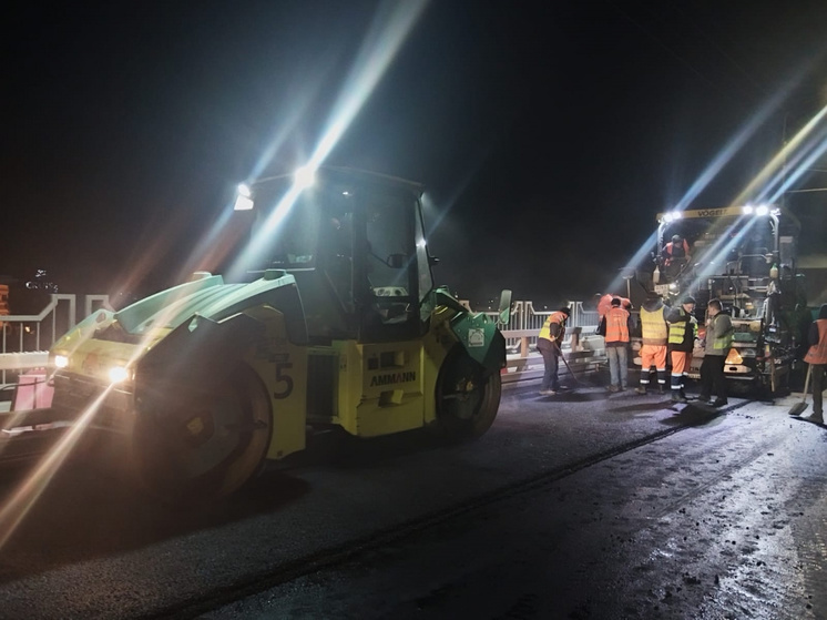 В Костроме на мосту через Волгу уже началось обустройство пришовных зон