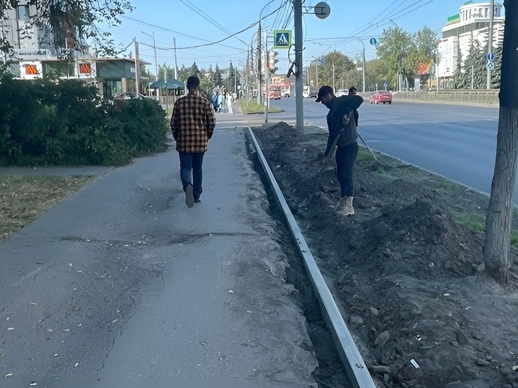 В Нижнем Новгороде на улице Веденяпина начался ремонт тротуара